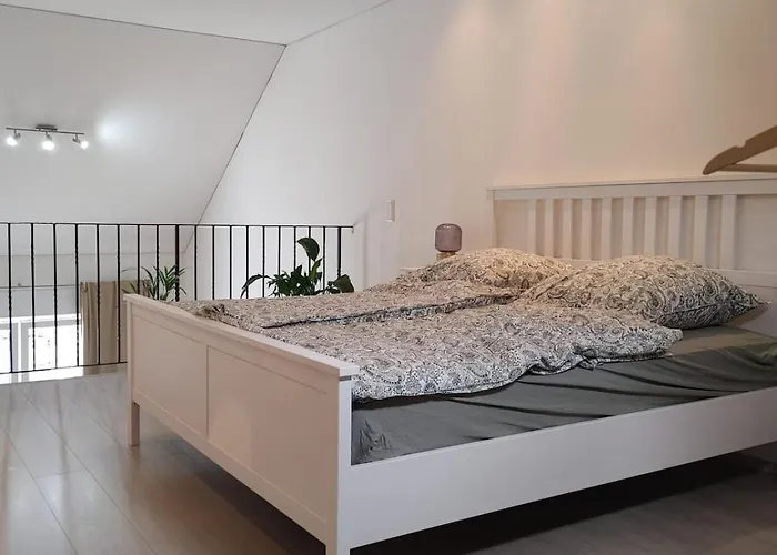 Daire Stilvolles Loft Mit Galerie Direkt Am Stadtplatz