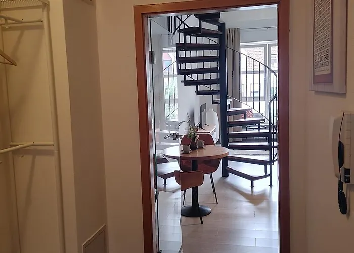 Daire Stilvolles Loft Mit Galerie Direkt Am Stadtplatz Deidesheim